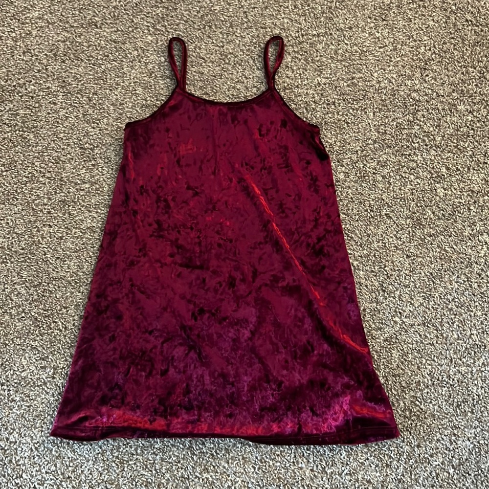 Forever 21 girls mini dress corduroyed maroon in color size 11/12